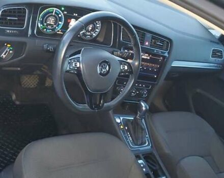 Серый Фольксваген e-Golf, объемом двигателя 0 л и пробегом 150 тыс. км за 11900 $, фото 23 на Automoto.ua