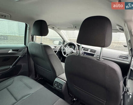 Серый Фольксваген e-Golf, объемом двигателя 0 л и пробегом 98 тыс. км за 12000 $, фото 10 на Automoto.ua