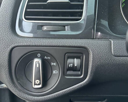 Серый Фольксваген e-Golf, объемом двигателя 0 л и пробегом 92 тыс. км за 12300 $, фото 31 на Automoto.ua