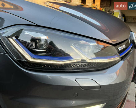 Серый Фольксваген e-Golf, объемом двигателя 0 л и пробегом 149 тыс. км за 12999 $, фото 59 на Automoto.ua