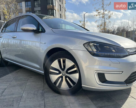 Серый Фольксваген e-Golf, объемом двигателя 0 л и пробегом 76 тыс. км за 9300 $, фото 2 на Automoto.ua