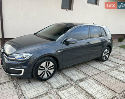 Серый Фольксваген e-Golf, объемом двигателя 0 л и пробегом 114 тыс. км за 12500 $, фото 4 на Automoto.ua