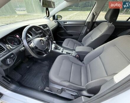 Серый Фольксваген e-Golf, объемом двигателя 0 л и пробегом 36 тыс. км за 12000 $, фото 12 на Automoto.ua