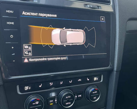 Серый Фольксваген e-Golf, объемом двигателя 0 л и пробегом 114 тыс. км за 12500 $, фото 29 на Automoto.ua