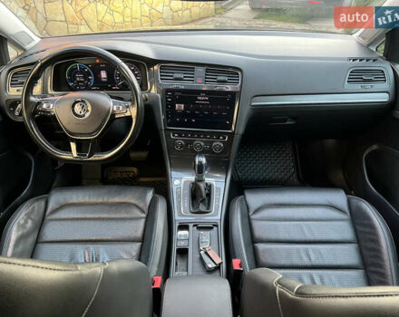 Серый Фольксваген e-Golf, объемом двигателя 0 л и пробегом 149 тыс. км за 12999 $, фото 83 на Automoto.ua