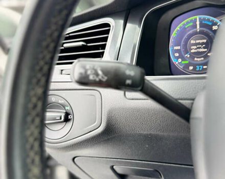 Серый Фольксваген e-Golf, объемом двигателя 0 л и пробегом 148 тыс. км за 12350 $, фото 49 на Automoto.ua