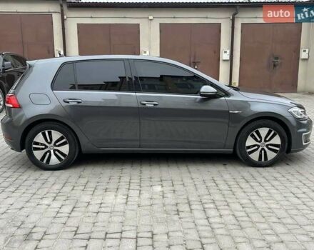 Серый Фольксваген e-Golf, объемом двигателя 0 л и пробегом 82 тыс. км за 14500 $, фото 4 на Automoto.ua