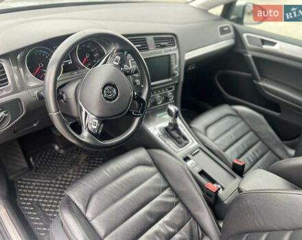 Серый Фольксваген e-Golf, объемом двигателя 0 л и пробегом 115 тыс. км за 9600 $, фото 23 на Automoto.ua