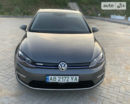 Серый Фольксваген e-Golf, объемом двигателя 0 л и пробегом 109 тыс. км за 14200 $, фото 24 на Automoto.ua