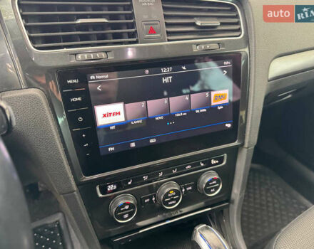 Серый Фольксваген e-Golf, объемом двигателя 0 л и пробегом 194 тыс. км за 11650 $, фото 12 на Automoto.ua