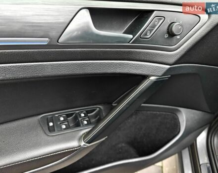 Серый Фольксваген e-Golf, объемом двигателя 0 л и пробегом 140 тыс. км за 11999 $, фото 25 на Automoto.ua