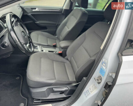 Серый Фольксваген e-Golf, объемом двигателя 0 л и пробегом 207 тыс. км за 11999 $, фото 7 на Automoto.ua