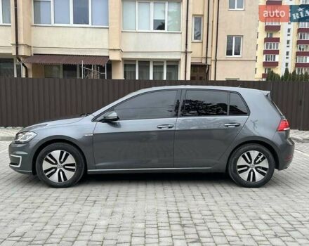 Серый Фольксваген e-Golf, объемом двигателя 0 л и пробегом 82 тыс. км за 14500 $, фото 8 на Automoto.ua