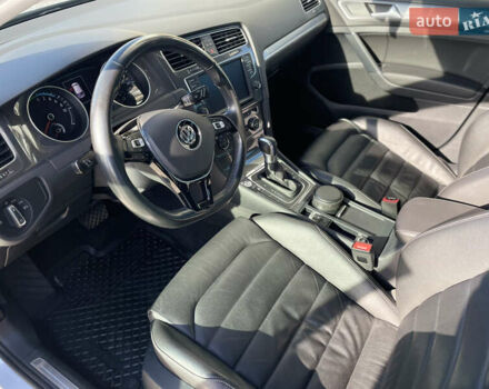 Серый Фольксваген e-Golf, объемом двигателя 0 л и пробегом 76 тыс. км за 9300 $, фото 12 на Automoto.ua