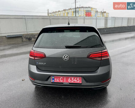 Серый Фольксваген e-Golf, объемом двигателя 0 л и пробегом 98 тыс. км за 12000 $, фото 5 на Automoto.ua