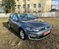 Серый Фольксваген e-Golf, объемом двигателя 0 л и пробегом 55 тыс. км за 15000 $, фото 1 на Automoto.ua