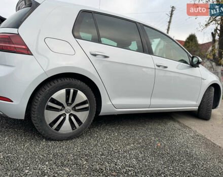 Серый Фольксваген e-Golf, объемом двигателя 0 л и пробегом 207 тыс. км за 11999 $, фото 6 на Automoto.ua