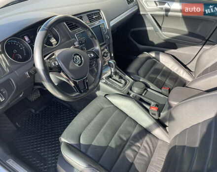 Серый Фольксваген e-Golf, объемом двигателя 0 л и пробегом 76 тыс. км за 9300 $, фото 13 на Automoto.ua