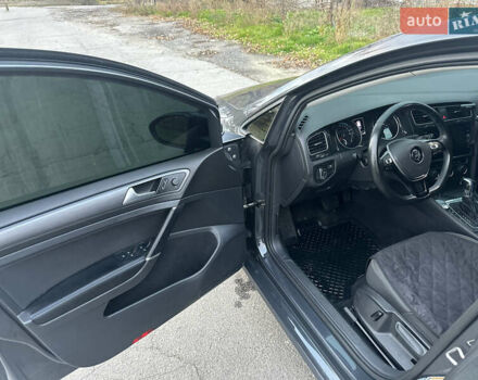 Серый Фольксваген e-Golf, объемом двигателя 0 л и пробегом 92 тыс. км за 12300 $, фото 26 на Automoto.ua