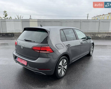 Серый Фольксваген e-Golf, объемом двигателя 0 л и пробегом 98 тыс. км за 12000 $, фото 4 на Automoto.ua