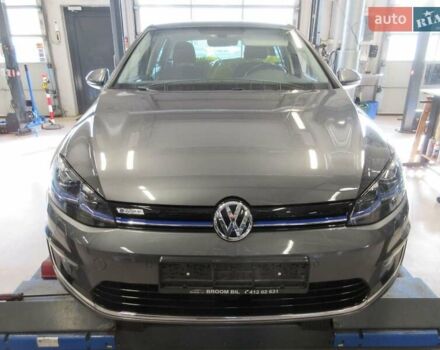 Серый Фольксваген e-Golf, объемом двигателя 0 л и пробегом 141 тыс. км за 13399 $, фото 4 на Automoto.ua