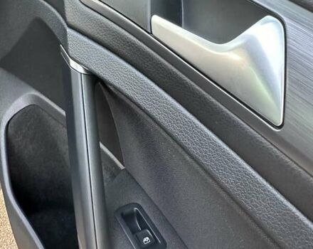 Серый Фольксваген e-Golf, объемом двигателя 0 л и пробегом 114 тыс. км за 15500 $, фото 14 на Automoto.ua