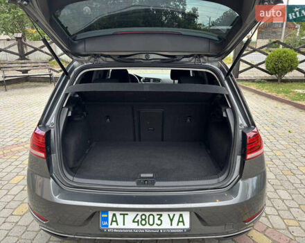 Серый Фольксваген e-Golf, объемом двигателя 0 л и пробегом 75 тыс. км за 12650 $, фото 12 на Automoto.ua