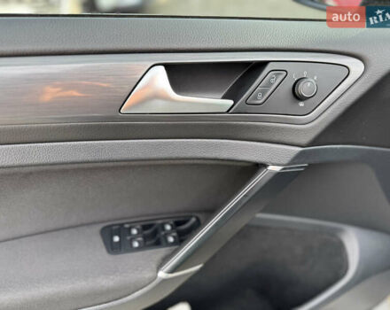 Сірий Фольксваген e-Golf, об'ємом двигуна 0 л та пробігом 229 тис. км за 11800 $, фото 16 на Automoto.ua