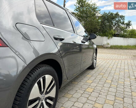 Серый Фольксваген e-Golf, объемом двигателя 0 л и пробегом 75 тыс. км за 12650 $, фото 21 на Automoto.ua