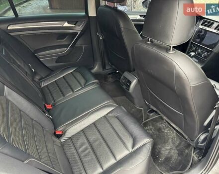 Серый Фольксваген e-Golf, объемом двигателя 0 л и пробегом 202 тыс. км за 13700 $, фото 11 на Automoto.ua