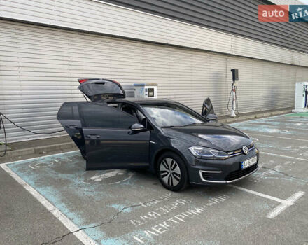 Серый Фольксваген e-Golf, объемом двигателя 0 л и пробегом 60 тыс. км за 16500 $, фото 7 на Automoto.ua