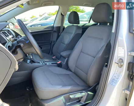 Серый Фольксваген e-Golf, объемом двигателя 0 л и пробегом 130 тыс. км за 13800 $, фото 11 на Automoto.ua