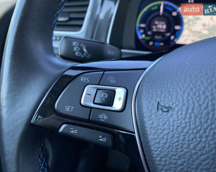 Серый Фольксваген e-Golf, объемом двигателя 0 л и пробегом 130 тыс. км за 13800 $, фото 16 на Automoto.ua