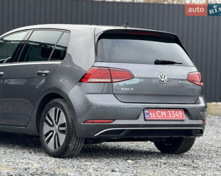 Серый Фольксваген e-Golf, объемом двигателя 0 л и пробегом 100 тыс. км за 13900 $, фото 13 на Automoto.ua
