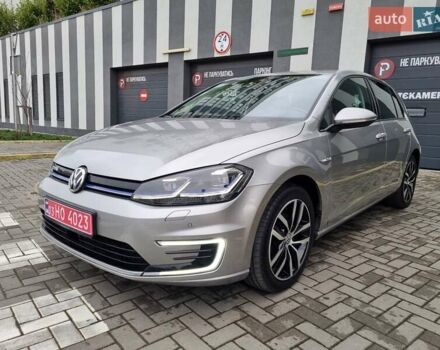Серый Фольксваген e-Golf, объемом двигателя 0 л и пробегом 95 тыс. км за 12450 $, фото 2 на Automoto.ua