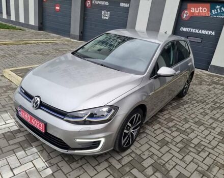 Серый Фольксваген e-Golf, объемом двигателя 0 л и пробегом 95 тыс. км за 12450 $, фото 1 на Automoto.ua