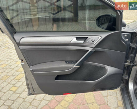 Серый Фольксваген e-Golf, объемом двигателя 0 л и пробегом 75 тыс. км за 12650 $, фото 25 на Automoto.ua