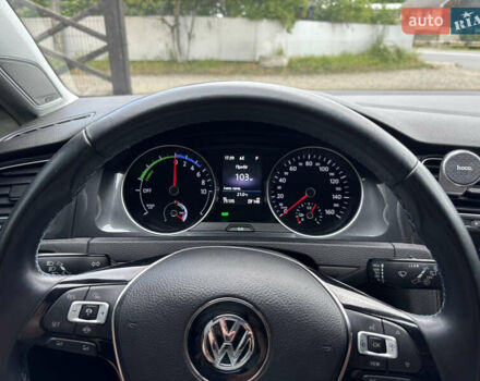 Серый Фольксваген e-Golf, объемом двигателя 0 л и пробегом 75 тыс. км за 12650 $, фото 26 на Automoto.ua