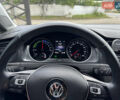 Серый Фольксваген e-Golf, объемом двигателя 0 л и пробегом 75 тыс. км за 12650 $, фото 26 на Automoto.ua