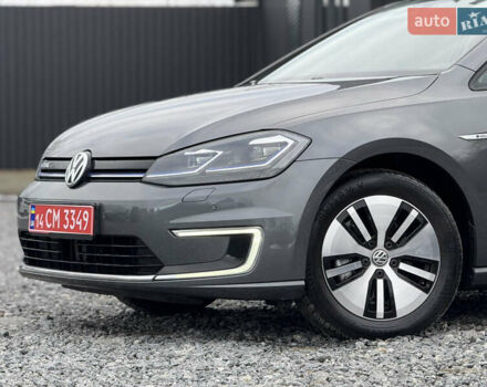 Серый Фольксваген e-Golf, объемом двигателя 0 л и пробегом 100 тыс. км за 13900 $, фото 4 на Automoto.ua