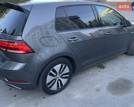 Серый Фольксваген e-Golf, объемом двигателя 0 л и пробегом 135 тыс. км за 13200 $, фото 1 на Automoto.ua