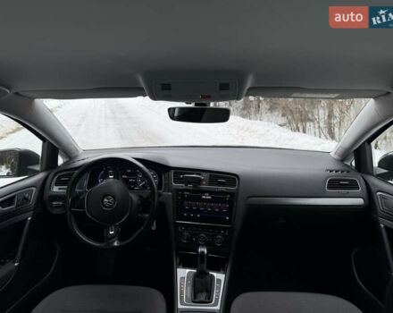 Серый Фольксваген e-Golf, объемом двигателя 0 л и пробегом 159 тыс. км за 12300 $, фото 30 на Automoto.ua