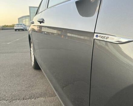 Серый Фольксваген e-Golf, объемом двигателя 0 л и пробегом 114 тыс. км за 15500 $, фото 6 на Automoto.ua