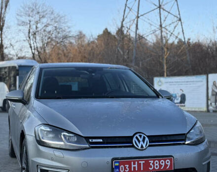 Серый Фольксваген e-Golf, объемом двигателя 0 л и пробегом 94 тыс. км за 12200 $, фото 2 на Automoto.ua