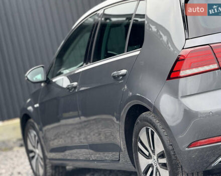 Серый Фольксваген e-Golf, объемом двигателя 0 л и пробегом 100 тыс. км за 13900 $, фото 12 на Automoto.ua