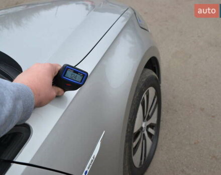 Серый Фольксваген e-Golf, объемом двигателя 0 л и пробегом 92 тыс. км за 13300 $, фото 40 на Automoto.ua
