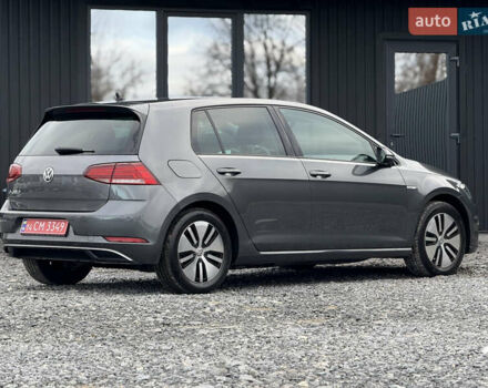Серый Фольксваген e-Golf, объемом двигателя 0 л и пробегом 100 тыс. км за 13900 $, фото 17 на Automoto.ua
