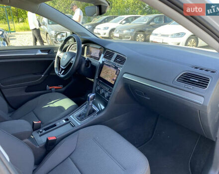 Серый Фольксваген e-Golf, объемом двигателя 0 л и пробегом 130 тыс. км за 13800 $, фото 59 на Automoto.ua