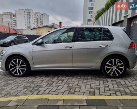 Серый Фольксваген e-Golf, объемом двигателя 0 л и пробегом 95 тыс. км за 12450 $, фото 39 на Automoto.ua