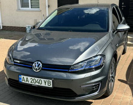 Серый Фольксваген e-Golf, объемом двигателя 0 л и пробегом 91 тыс. км за 16000 $, фото 7 на Automoto.ua
